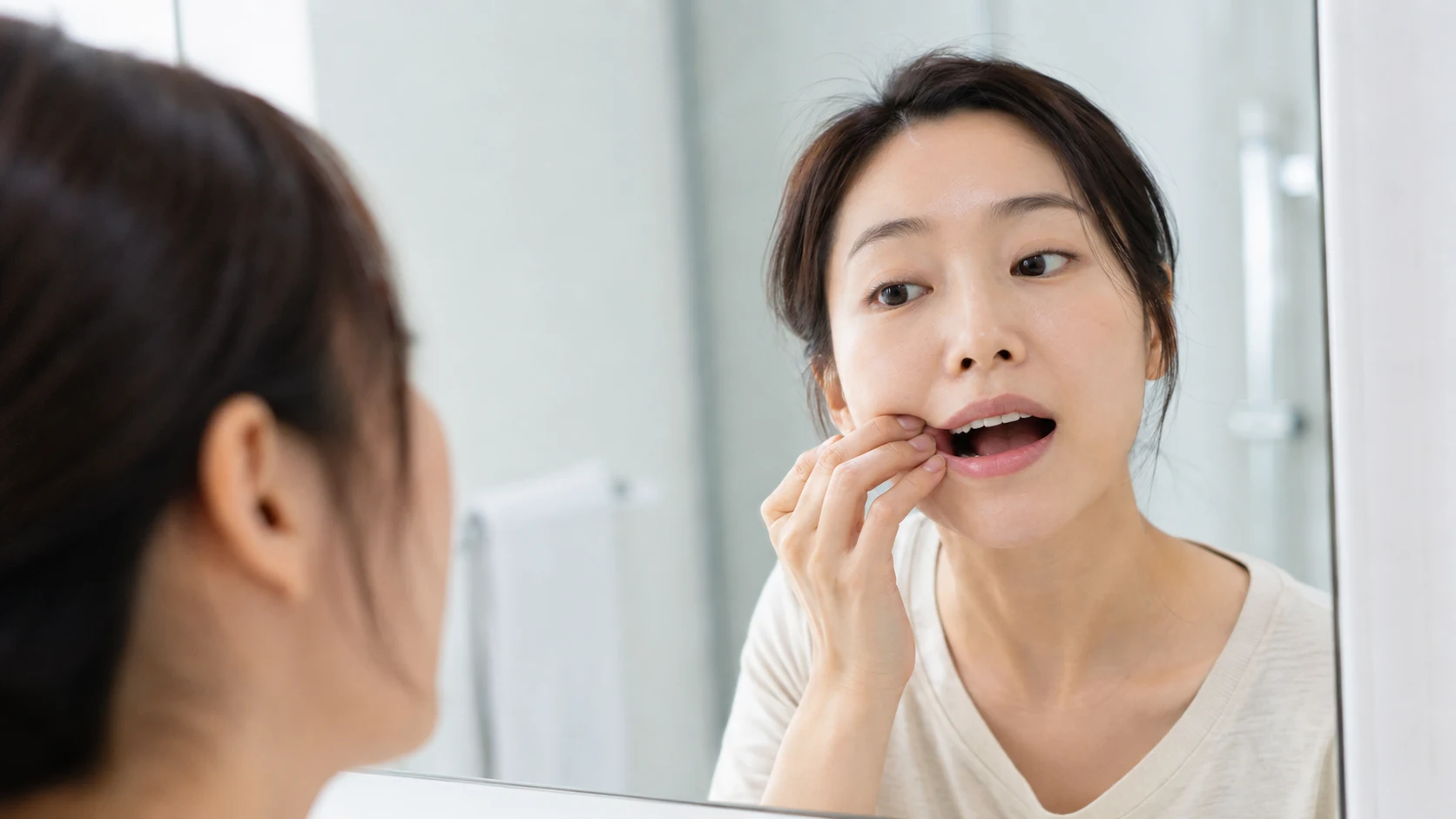 어금니 사이 틈 안내 이미지